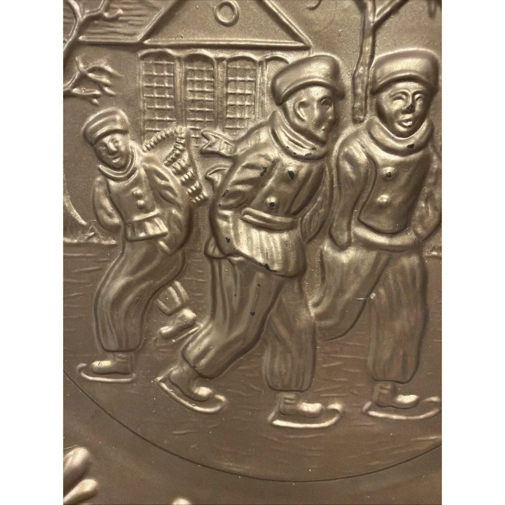 Vintage Brass Hammered Embossed Wall Plates Dutch/Netherlands Scene